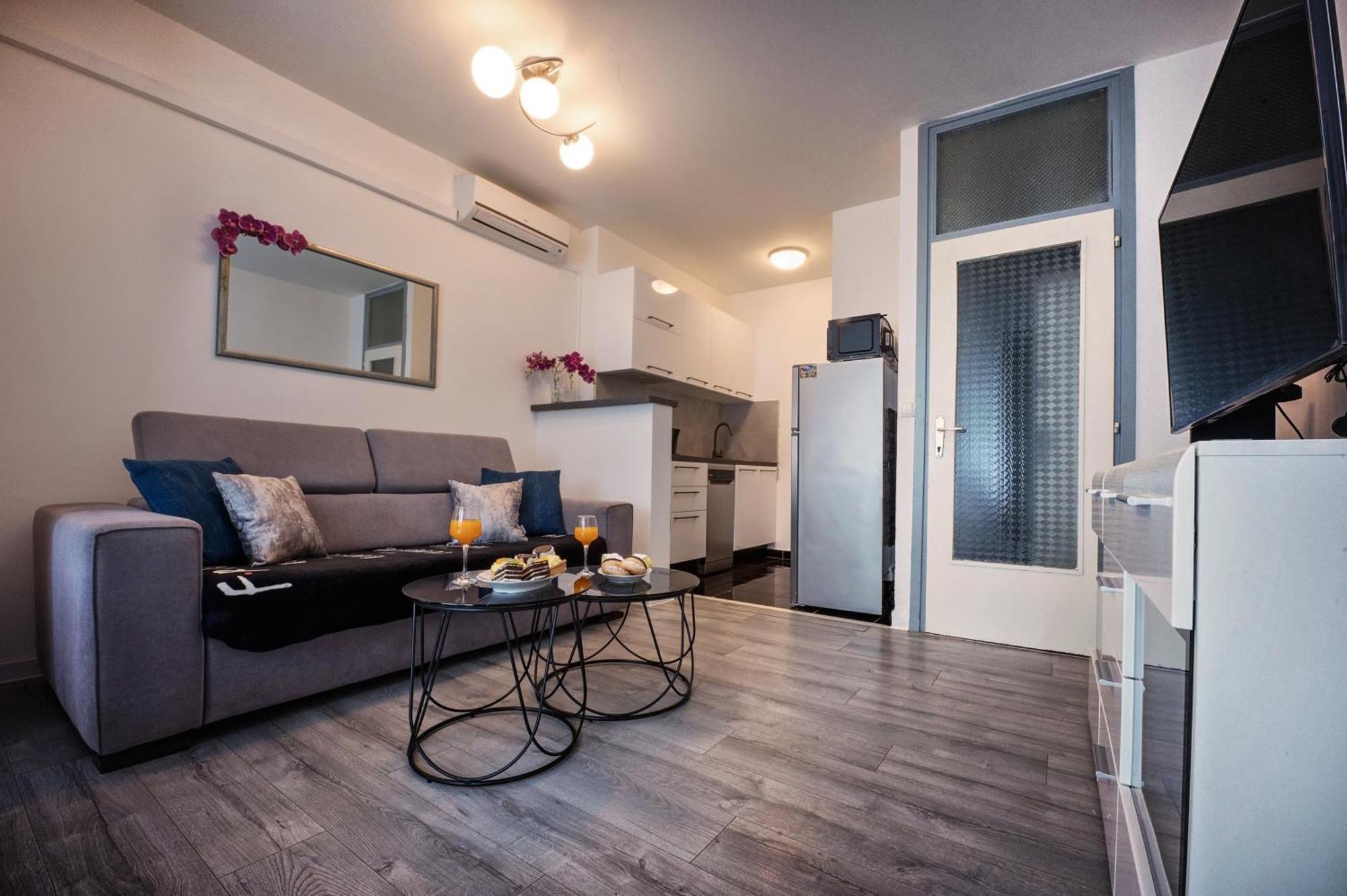 Apartment Pape Split Exterior photo